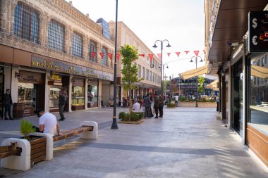Midyat bölgesindeki sokak manzarası. Mardin, Türkiye - 31 Ekim 2023.