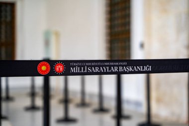 Türkiye 'de, Ulusal Saray Müdürlüğü (Milli Saraylar Baskanligi) ülke çapındaki ulusal sarayların korunmasından sorumlu bir kurumdur. İstanbul, Türkiye - 23 Aralık 2023.