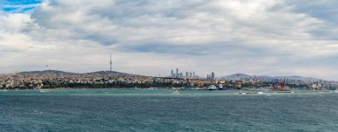 İstanbul 'un Asyalı (Anadolu) tarafının panoramik görüntüsü. İstanbul, Türkiye - 23 Aralık 2023.