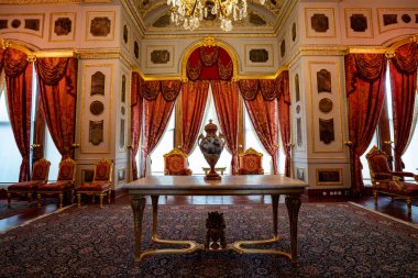 Topkapı Sarayı 'ndaki Mecidiye Pavyonu' nun iç manzarası. İstanbul, Türkiye - 23 Aralık 2023.