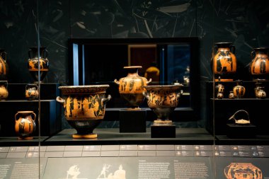 İstanbul Arkeoloji Müzesi 'nin iç manzarası. İstanbul, Türkiye - 23 Aralık 2023.