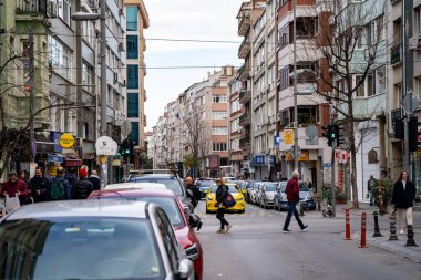 Kadıköy 'deki Moda Caddesi. İstanbul, Türkiye - 24 Aralık 2023.