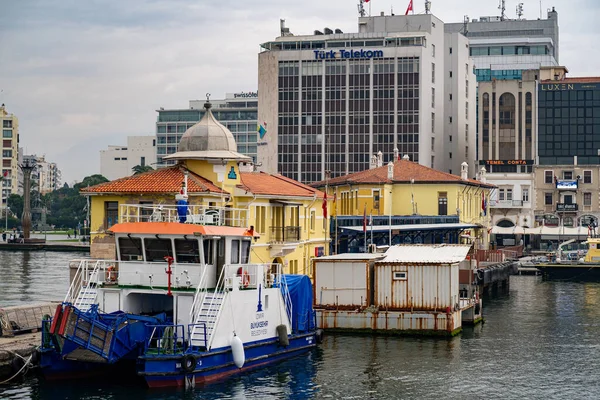 Pasaport iskelesi. İzmir, Türkiye - 3 Ocak 2024.