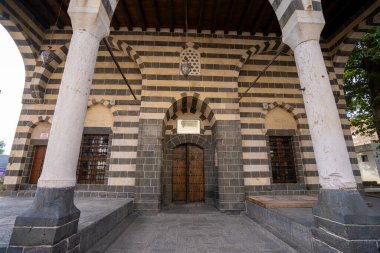 Diyarbakır Şeyhi Matar Camii ve Dört ayaklı minare. Diyarbakır, Türkiye - 3 Kasım 2024.