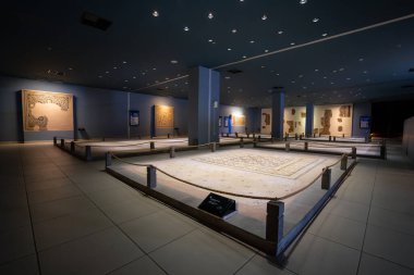 Zeugma Mozaik Müzesi 'nin iç manzarası. Zeugma Mozaik Müzesi dünyanın en büyük mozaik müzesidir. Gaziantep, Türkiye - 4 Aralık 2023.