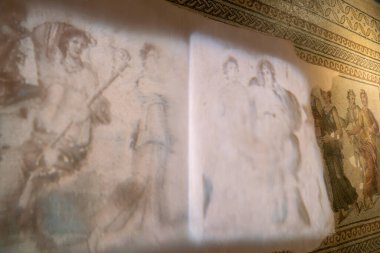 Dionysos 'un Düğünü ve Gaziantep Zeugma Mozaik Müzesi' nde Ariadne Mozaiği. Gaziantep, Türkiye - 4 Aralık 2023.