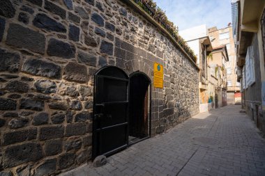 Sur ilçesindeki Dengbej Evi. Diyarbakır, Türkiye - 3 Ocak 2024.