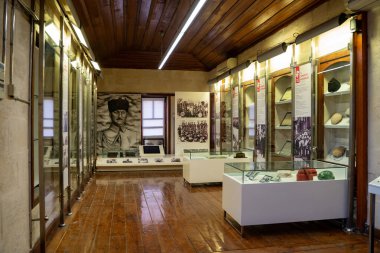 Gaziantep Atatürk Anma Müzesi 'nin iç manzarası. Gaziantep, Türkiye - 4 Aralık 2023.