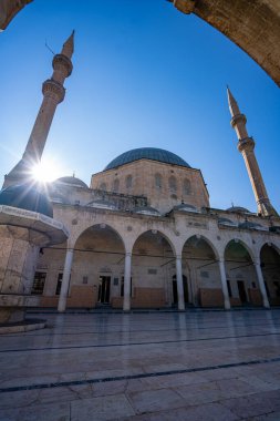 Mevlidi Halil Camii, Şanlıurfa 'nın en önemli kutsal yerlerinden biridir..