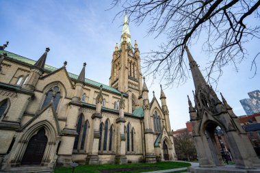 Church Caddesi 'ndeki St. James Katedrali Kilisesi. St. James Katedrali Toronto şehir merkezinde bulunan bir Anglikan katedralidir..
