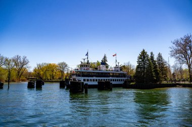 Toronto Centre Adası 'nda feribot. Toronto, Kanada - 30 Nisan 2024.