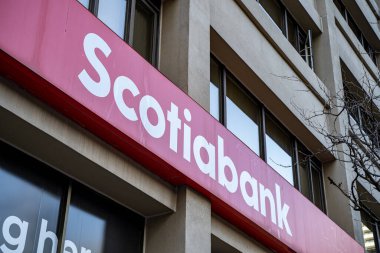 Scotiabank logosu. The Bank of Nova Scotia (Scotiabank), merkezi Toronto 'da bulunan çok uluslu bir Kanada bankacılık ve finans şirketidir. Toronto, Kanada - 29 Nisan 2024.