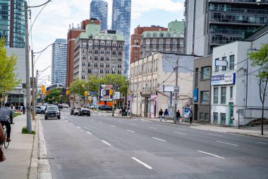 Jarvis Caddesi manzarası. Toronto, Kanada - 12 Mayıs 2024.