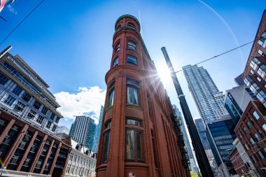 Gooderham Binası ya da Flatiron Binası, 49 Wellington Caddesi, Toronto 'da bulunan tarihi bir ofis binasıdır..