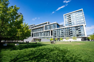 Sherbourne Common, Toronto 'nun eski sanayi bölgesinde bulunan bir liman parkı. Toronto, Kanada - 12 Mayıs 2024.