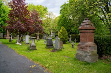 St. James Mezarlığı ve Krematoryum Toronto 'da tarihi bir mezarlıktır. Toronto, Kanada - 14 Mayıs 2024.