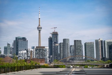 CN Kulesi ve Toronto Şehir Merkezi manzarası. Toronto, Kanada - 25 Mayıs 2024.