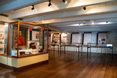 Fort York Ulusal Tarihi Sitesi 'ndeki müzelerin iç manzarası. Toronto, Kanada - 25 Mayıs 2024.