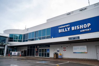 Billy Bishop Toronto Şehir Havaalanı manzarası. Toronto, Kanada - 25 Mayıs 2024.