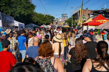 Toronto 'daki College Caddesi' nde Little Italy sokak festivalinin tadı. Toronto, Kanada - 15 Haziran 2024.