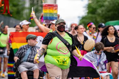 Toronto 'daki 2024 Yıllık Onur Yürüyüşü' ne katılanlar. Toronto, Kanada - 30 Haziran 2024.
