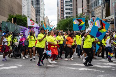 Toronto 'daki 2024 Yıllık Onur Yürüyüşü' ne katılanlar. Toronto, Kanada - 30 Haziran 2024.