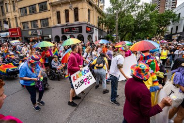 Toronto 'daki 2024 Yıllık Onur Yürüyüşü' ne katılanlar. Toronto, Kanada - 30 Haziran 2024.