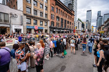 Toronto 'daki 2024 yıllık Onur Yürüyüşü. Toronto, Kanada - 30 Haziran 2024.