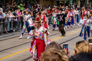 Toronto 'daki 2024 Yıllık Onur Yürüyüşü' ne katılanlar. Toronto, Kanada - 30 Haziran 2024.