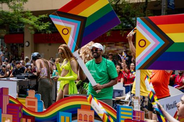 Toronto 'daki 2024 Yıllık Onur Yürüyüşü' ne katılanlar. Toronto, Kanada - 30 Haziran 2024.