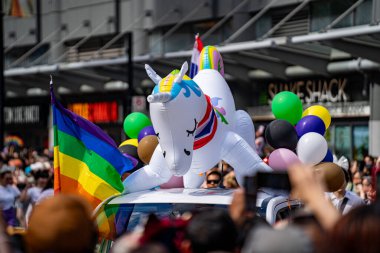 Toronto 'daki 2024 yıllık Onur Yürüyüşü. Toronto, Kanada - 30 Haziran 2024.