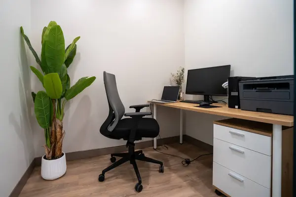 Küçük ofis odası tasarımı.