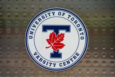 Toronto Varsity Blues logosu. Toronto Varsity Blues, Toronto Üniversitesi 'nin üniversiteler arası spor programıdır. Toronto, Kanada - 1 Ekim 2024.