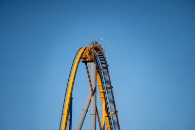 Lunaparkta hız treni.