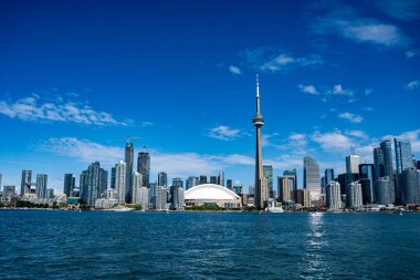 Ontario Gölü 'nden Toronto şehir merkezi manzarası.