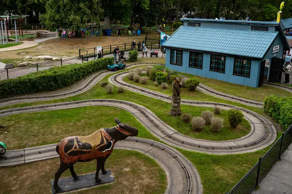 Toronto Adaları 'ndaki Centreville Lunaparkı manzarası. Toronto, Kanada - 22 Ağustos 2024.