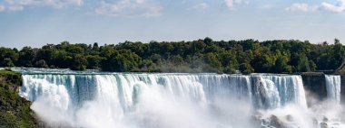 Kanada tarafından Niagara Şelalesi 'nin panoramik manzarası.