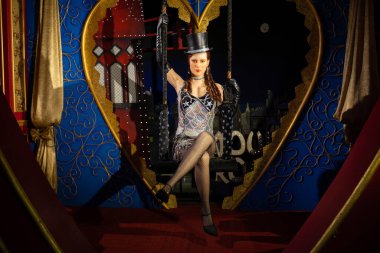 Niagara Şelalesi Balmumu Müzesi 'ndeki Moulin Rouge filminden Nicole Kidman' ın balmumu heykeli. Niagara Şelalesi, Kanada - 20 Eylül 2024.