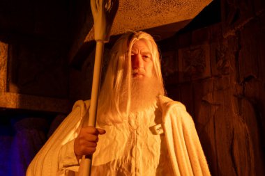 Sör Ian McKellen, Niagara Şelalesi Balmumu Müzesi 'ndeki balmumu heykel. Niagara Şelalesi, Kanada - 20 Eylül 2024.