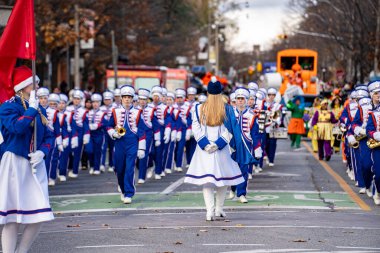 Toronto Noel Baba Geçidi 'nde Attica Lisesi Orkestrası. Toronto, Kanada - 24 Kasım 2024.