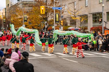 Toronto 'da Noel Baba Geçidi' nde geçit töreni. Toronto, Kanada - 24 Kasım 2024.