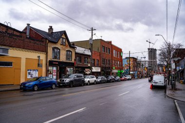 Cabbagetown 'daki Parliament Caddesi manzarası. Toronto, Kanada - 11 Aralık 2024.