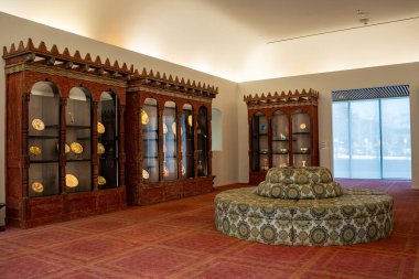 Aga Khan Müzesi 'ndeki Salon Bellerive manzarası. Aga Khan Müzesi bir İslam sanatı müzesidir. Toronto, Kanada - 7 Ocak 2025.