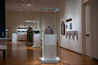 Aga Khan Müzesi 'nin iç manzarası. Aga Khan Müzesi bir İslam sanatı müzesidir. Toronto, Kanada - 7 Ocak 2025.