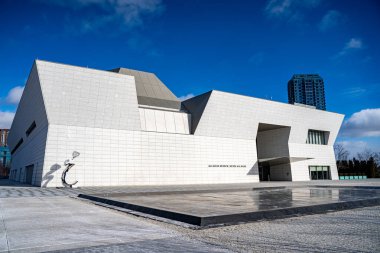 Aga Khan Müzesi 'nin dış görünüşü. Aga Khan Müzesi bir İslam sanatı müzesidir. Toronto, Kanada - 7 Ocak 2025.