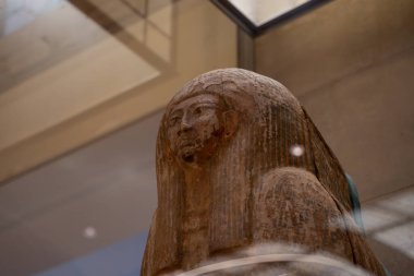 Nakht 'in Mumyası için Toronto' daki Royal Ontario Müzesi 'nde bir tabut. Toronto, Kanada - 2 Ocak 2025.