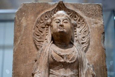 Kraliyet Ontario Müzesi 'nde Bodhisattva heykeli. Toronto, Kanada - 2 Ocak 2025.