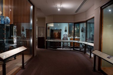 Toronto 'daki Royal Ontario Müzesi' nin (ROM) iç manzarası. Kraliyet Ontario Müzesi bir sanat, dünya kültürü ve doğa tarihi müzesidir. Toronto, Kanada - 2 Ocak 2025.