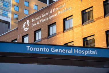 Toronto General Hastanesi 'nin dış görüntüsü. Toronto, Kanada - 15 Ocak 2025.