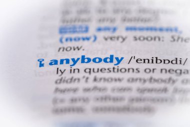 Sözlükteki herhangi biri. Seçici odak, kapat.